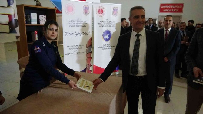 Van’da "Bir Kitap Bir Umut" Kitap Bağışı Kampanyası Başladı