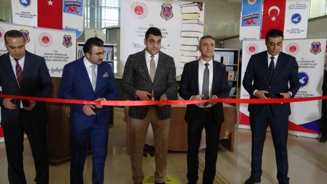 Van’da "Bir Kitap Bir Umut" Kitap Bağışı Kampanyası Başladı