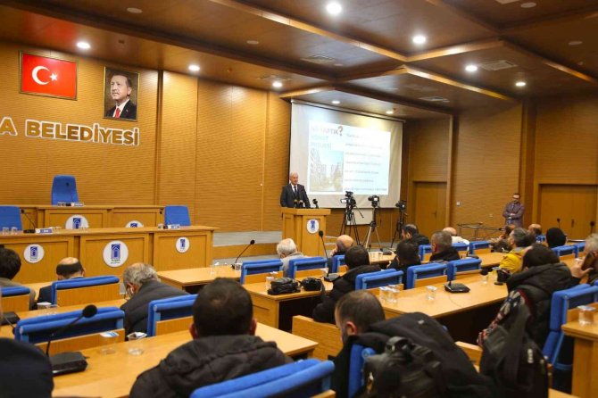 Tuşba Belediyesi Başkanı Akman, Gazetecilerle Bir Araya Geldi