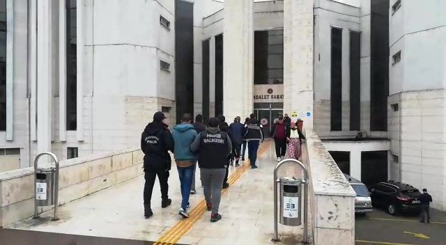 Balıkesir’de Uyuşturucu Operasyonunda 544 Gram Metamfetamin Ele Geçirildi, 5 Kişi Tutuklandı