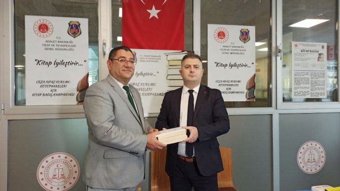 Mersin Erdemli’de “Kitap İ̇yileştirir” Kampanyası