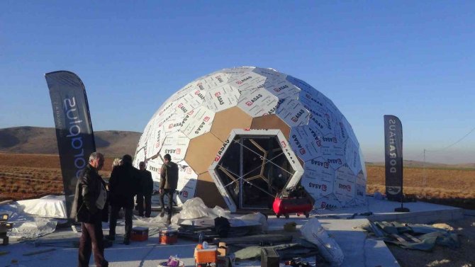 Dünyanın En Büyük Tek Parça Halindeki Lavanta Tarlasına Arı Müzesi Kuruluyor