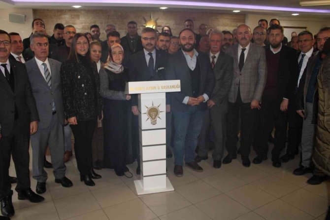 Ak Parti İ̇l Başkanı Özmen, Adaylık İçin Başkanlıkta İstifasını Açıkladı