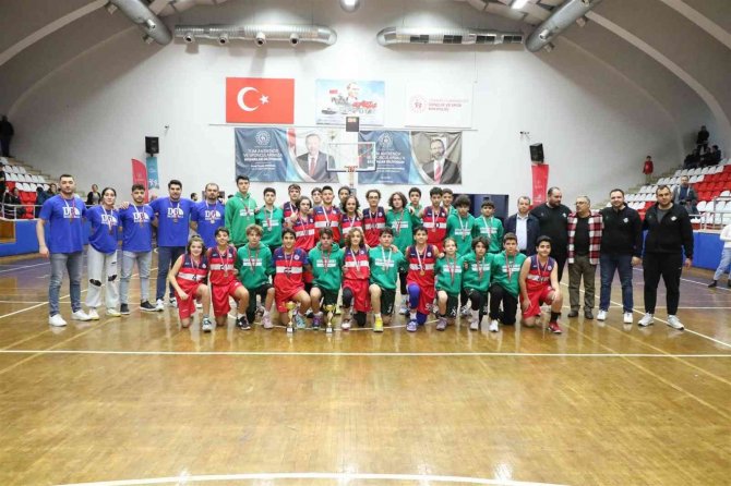 Basketbol U14 Erkekler İ̇l Birinciliği Müsabakaları Sona Erdi