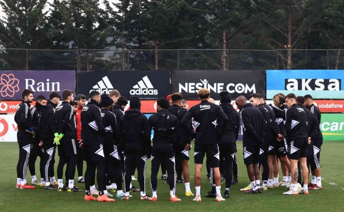 Beşiktaş’ta, Konyaspor Maçı Hazırlıklarını Başkan Çebi De İzledi