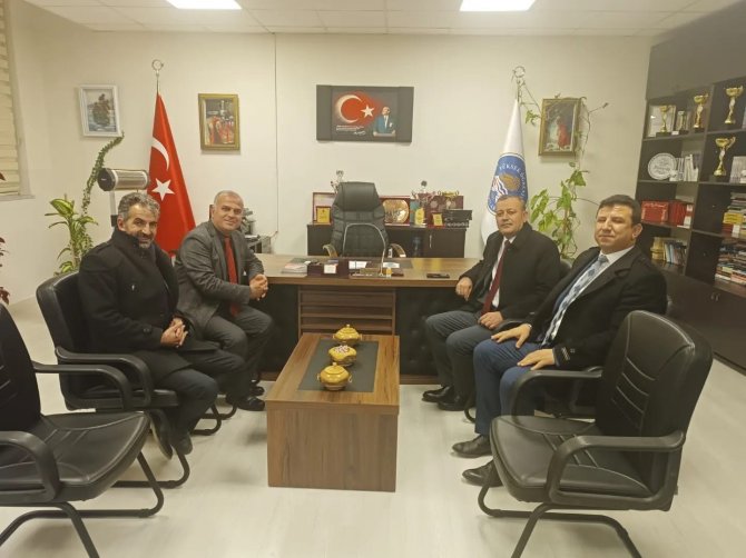 Beü Rektörü Prof. Dr. Elmastaş Adilcevaz Kyk’da Kalan Öğrenciler İle Bir Araya Geldi