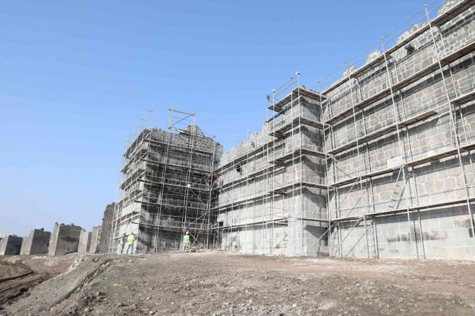 Unesco Listesindeki Diyarbakır Surları’nda Hatalı Çimento Harcı Söküldü