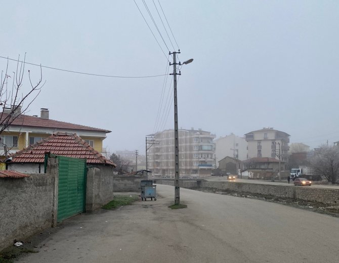 Valilik’ten Yol Ortasında Kalan Direklerle İlgili Açıklama