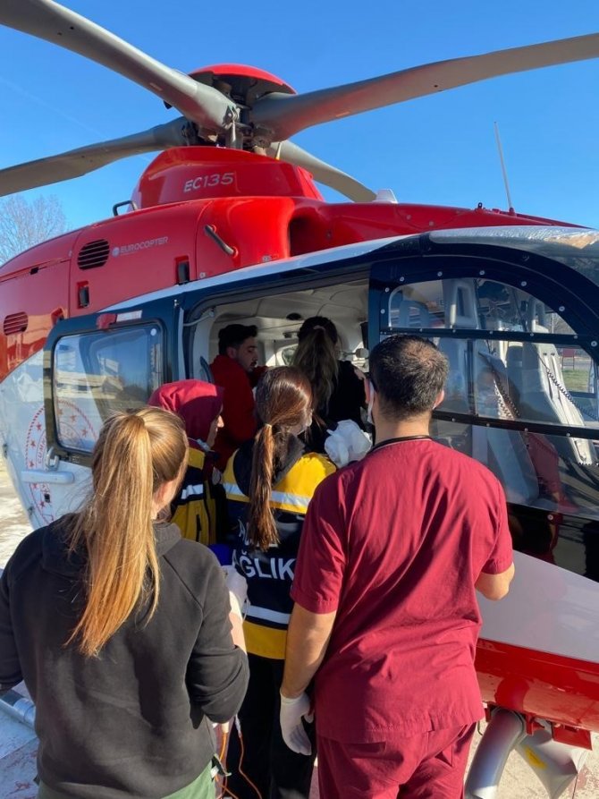 Edirne’de Ambulans Helikopter 6 Aylık Bebek İçin Havalandı