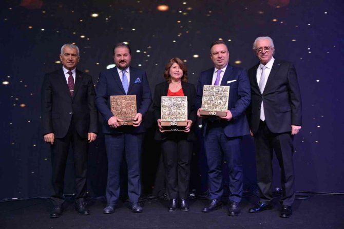İ̇hracatın Yıldızları Ödüllerine Kavuştu