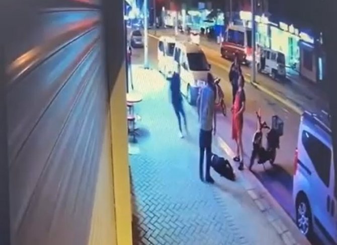 İ̇kinci Kattan Düşen Kadın Hayatını Kaybetti