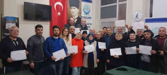 Eskişehir’de ‘Arıcılık’ Kursunu Bitiren 30 Kursiyere Törenle Sertifika Belgeleri Verildi