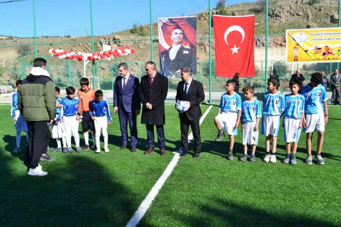 Kilis’te Spor Kompleksi İle Robotik Kodlama Atölyesi Açıldı