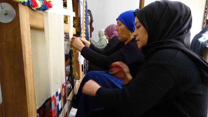 Yüksekova’da ’Köy Yaşam Merkezleri’ Kadınlara Umut Oldu