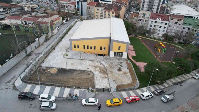 Küçükköy Yarı Olimpik Yüzme Havuzu Açılış İçin Gün Sayıyor