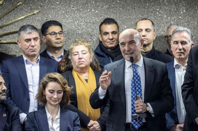 Chp İ̇zmir’in Yeni Başkanı Aslanoğlu Görevi Devraldı