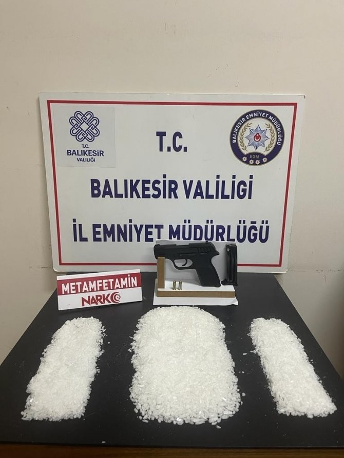 Balıkesir’de Uyuşturucu Operasyonunda 544 Gram Metamfetamin Ele Geçirildi, 5 Kişi Tutuklandı