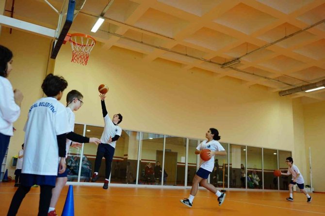 Kartal’da Ücretsiz Spor Eğitimleri Sayesinde Sporcu Nesiller Yetişiyor