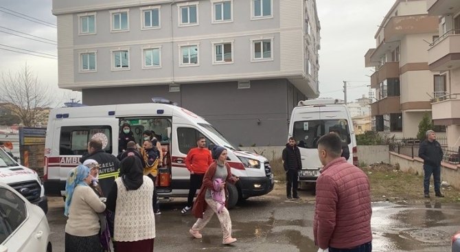 Mutfakta Yangın Çıktı, 11 Kişi Hastanelik Oldu