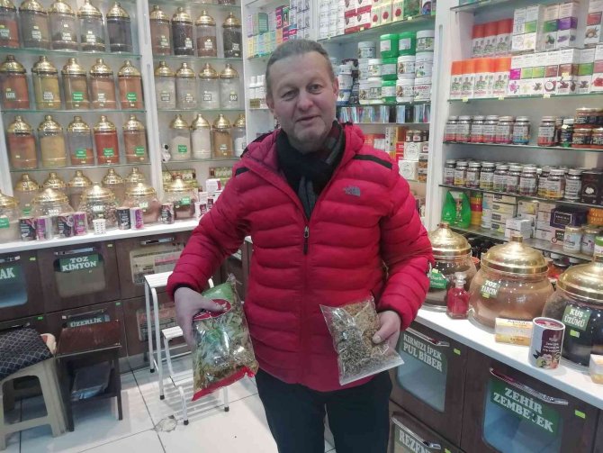 Çoğalan Hastalıklar İşlerini Arttırdı, Ama Bu Durumdan Memnun Değil