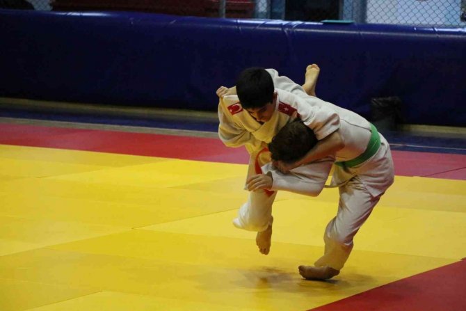 Okul Sporları Futsal, Taekwondo Ve Judo Müsabakaları Tamamlandı