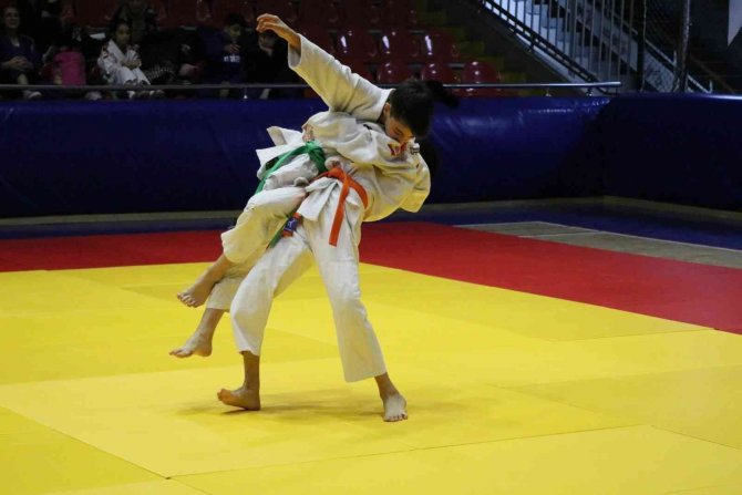 Okul Sporları Futsal, Taekwondo Ve Judo Müsabakaları Tamamlandı