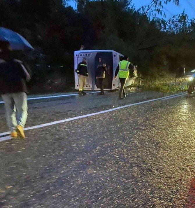 Servis Aracı Kaza Yaptı: 7 Yaralı