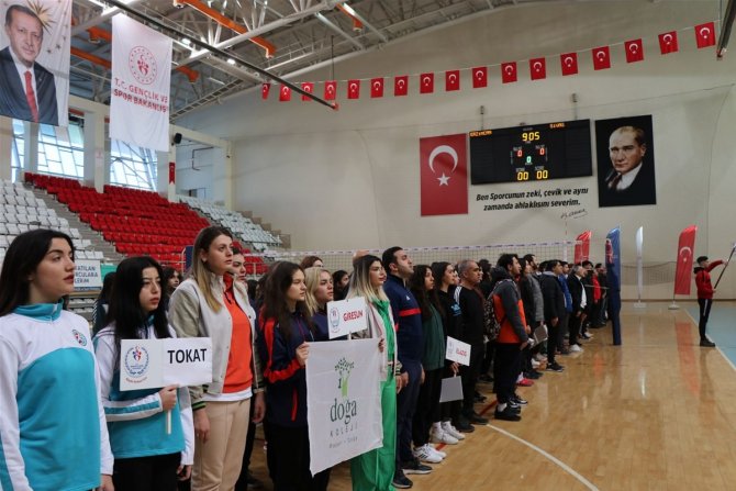 Voleybol A Genç Kız Ve Erkekler Grup Müsabakaları Erzincan’da Başladı