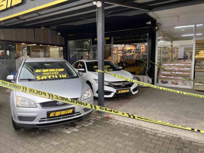 Oto Galeriye Silahlı Saldırıda 2 Kişi Yaralanmıştı, Zanlılar Tutuklandı