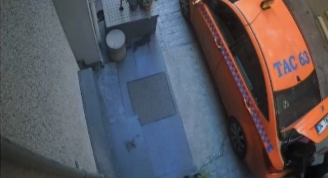 İ̇stanbul’da Taksiciden Rus Turiste Skandal Teklif: Unuttuğu Telefonuna 100 Dolar İstedi