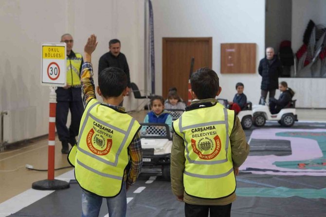 Çocuklara Trafik Bilinci Aşılanıyor