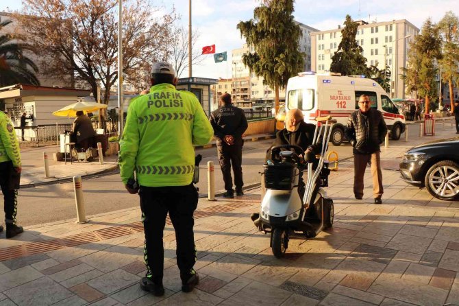 Engelli Vatandaş Kazayı Ucuz Atlattı