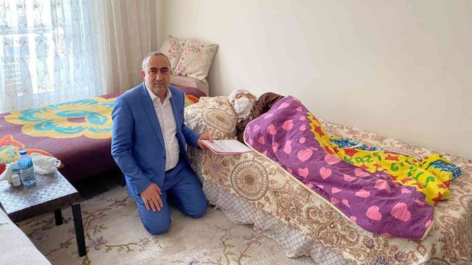 Sarıgöl’ün Örnek Müdürü Takdir Topluyor