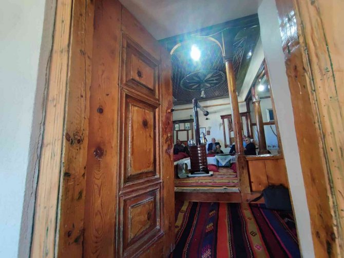 3 Asırlık Odada 3 Asırdır Aynı Gelenek Yaşatılıyor