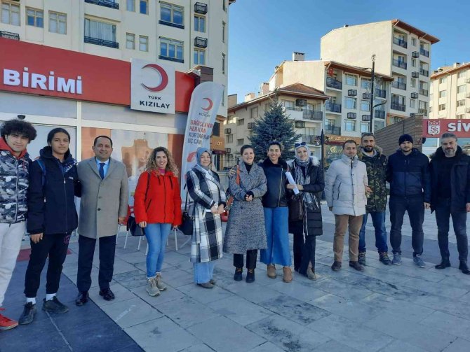 Eczacılardan Örnek Davranış