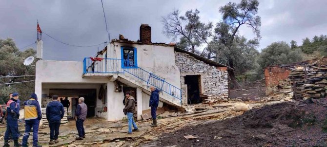 Soba Kovasından Çıkan Yangında Ev Zarar Gördü