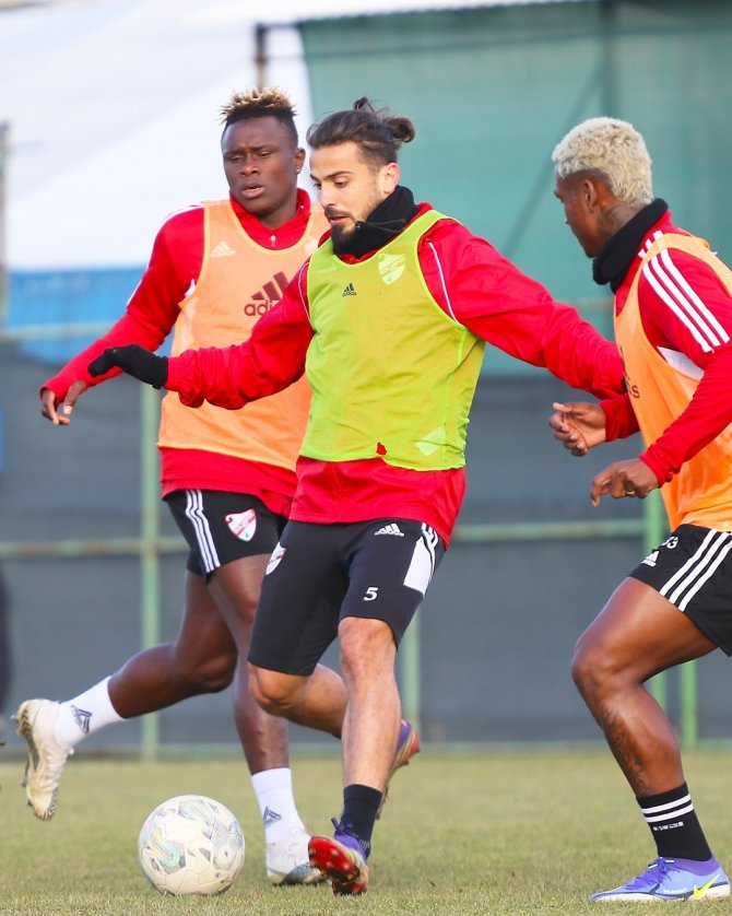 Sait Karafırtınalar: "Kaleci Transferi Mutlaka Yapılacak"