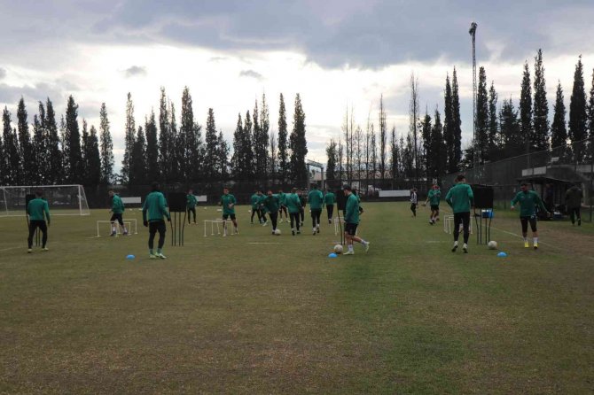 Antalya Kampından Dönen Sakaryaspor’da İlk Antrenman