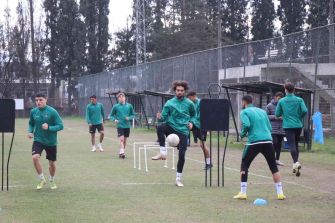 Antalya Kampından Dönen Sakaryaspor’da İlk Antrenman