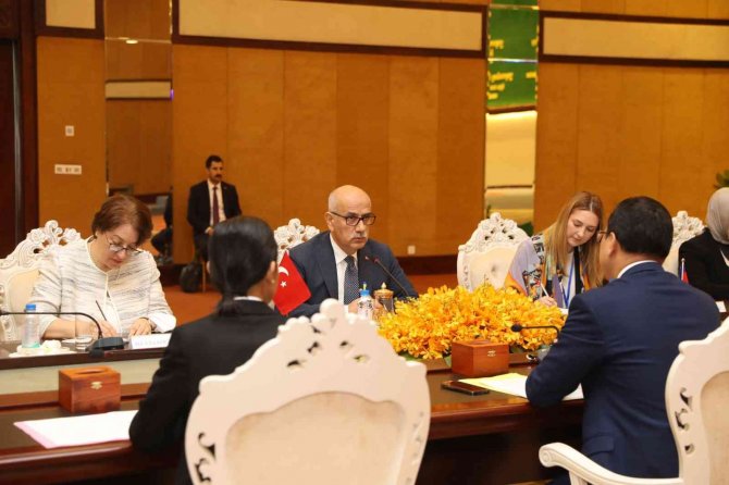 Tarım Ve Orman Bakanı Kirişci Kamboçya’da