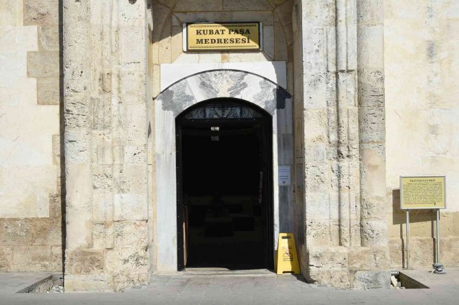 Kubat Paşa Medresesini 103 Ülkeden 107 Bin Kişi Ziyaret Etti