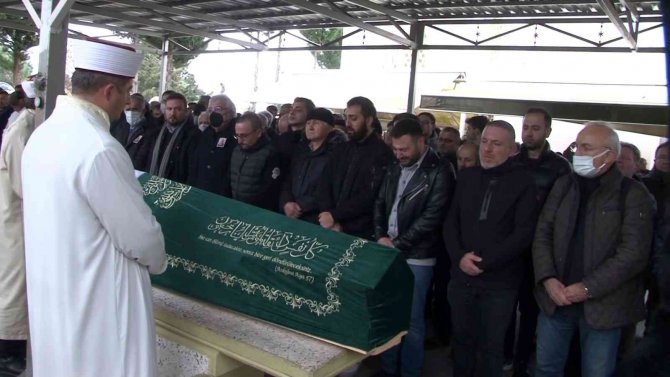 Tekirdağ’da Erkek Arkadaşı Tarafından Öldürülen Aysun Ahnas’ın Cenazesi İ̇stanbul’da Kaldırıldı