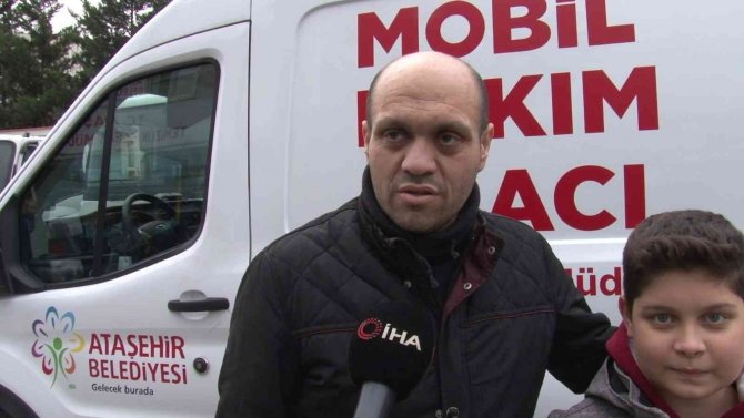 Ataşehir’de, Çocuğun Çöpe Attığı Cüzdan Ve Telefonu Temizlik Personelleri Didik Didik Arayarak Buldu