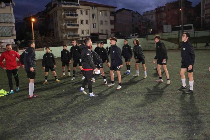 Genç Horozlar Uşakspor’a Sıkı Hazırlanıyor