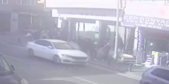 Ümraniye’de Ortaokul Öğrencisi Kız, Okuldaki Öğrenciler Tarafından Darbedildi
