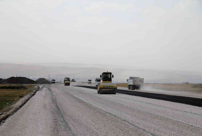 Van Büyükşehir Belediyesi 2022’de Yol Devrimi Yaptı