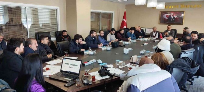 Başkan Süer Gazetecilerle Bir Araya Geldi