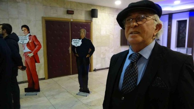 Tiyatroya Gelenleri Yeşilçam’ın Yıldızları Karşıladı