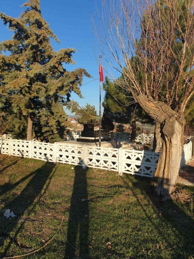 Kurtuluş Savaşı Şehidi Çeçeli Kara Murat’ın Mezarı Yenilendi