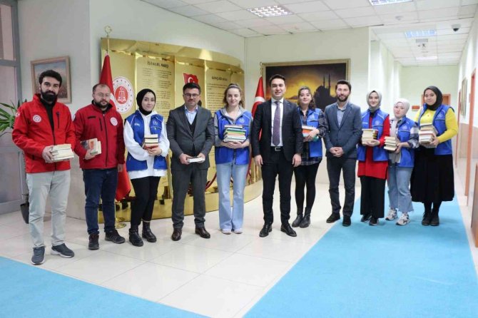 Gençlerden Cezaevlerine Kitap Bağışı